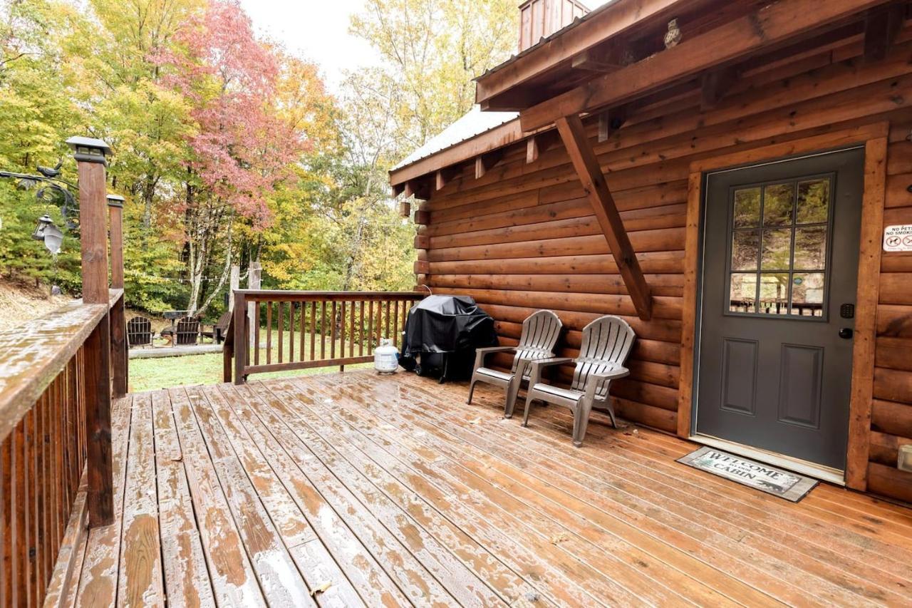 Smoky Mtn Hideaway Cabin W Hot Tub And Pool Table Sevierville